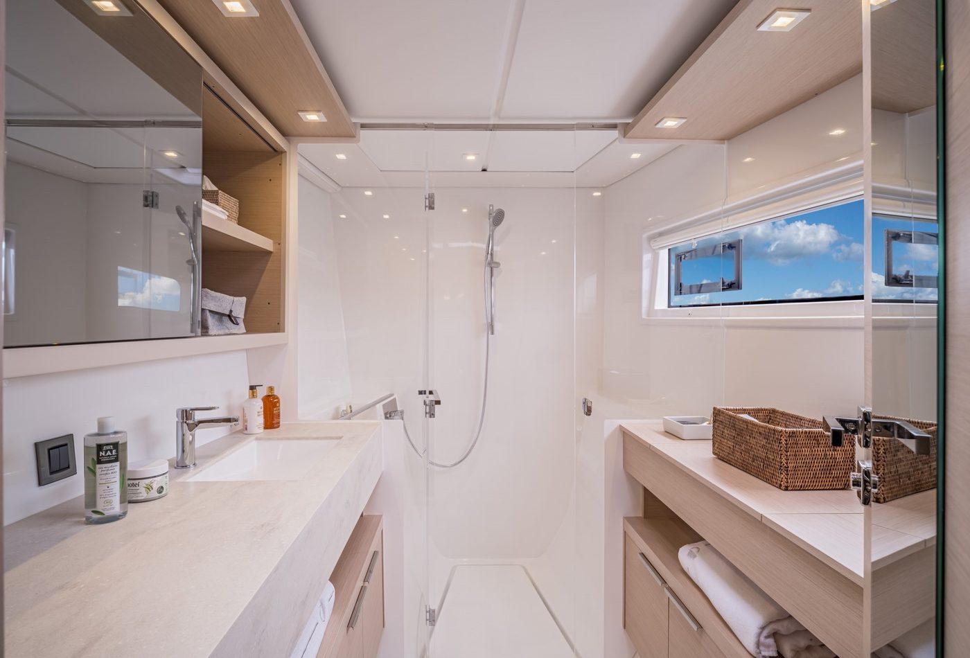 Lagoon 46 ensuite bathroom